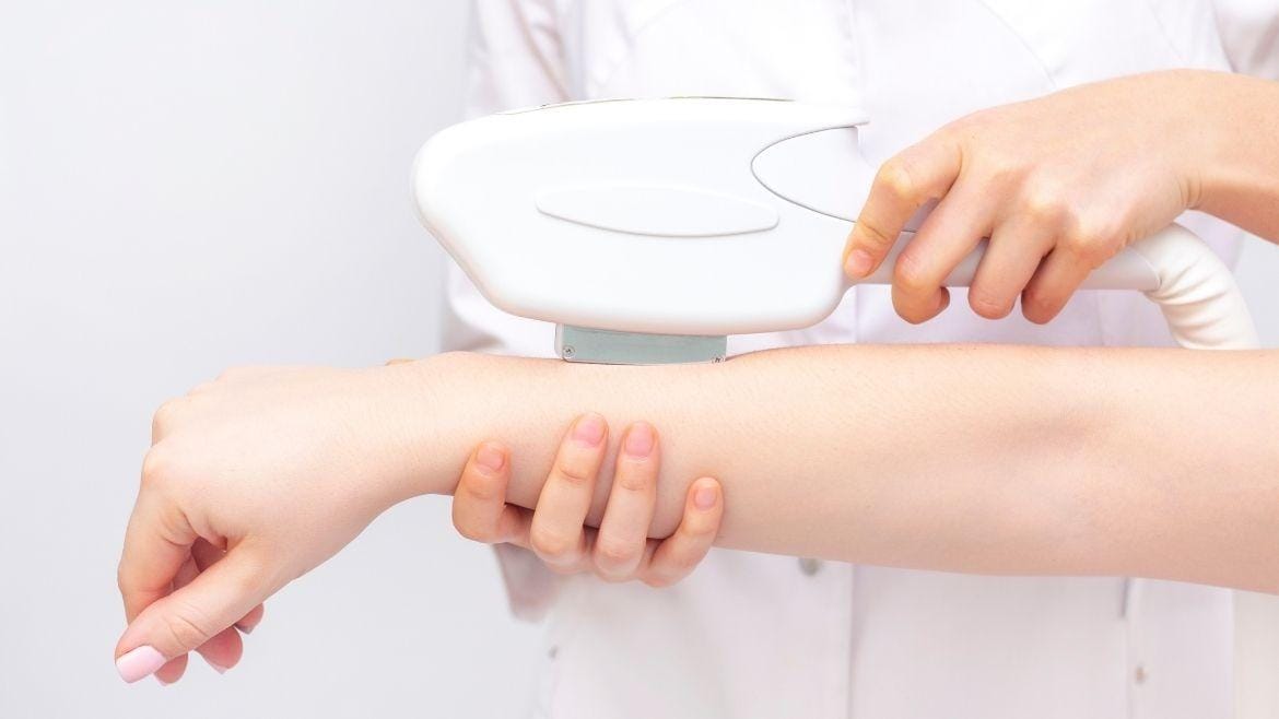 ليزر إزالة شعر اليدين